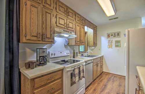 Fort Valley House | ‘Mountain Town Adventures’ Home w/Fire Pit!