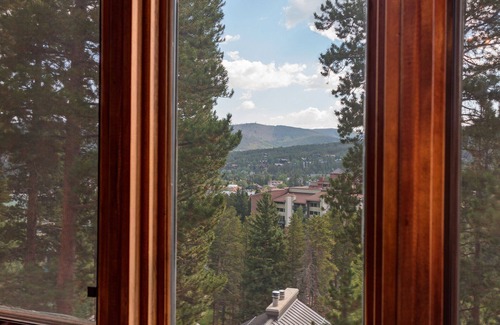 Four O'Clock House | Mountain townhome just minutes to all Breckenridge has to offer!