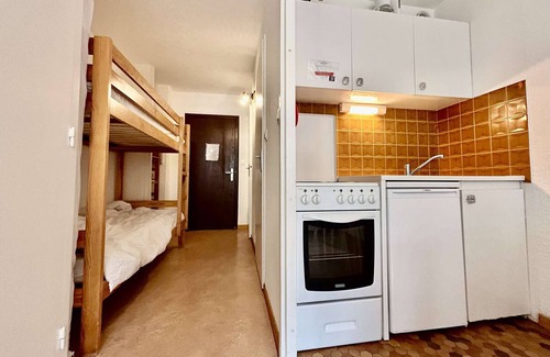 La Salle-les-Alpes Apartment | Mountain-View Studio, Balcony, Parking, Near Ski Lift - Sleeps 4