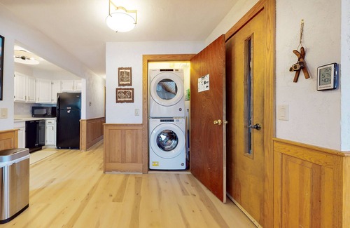 Jackson Condo | Mountain view, 2-story condo with fireplace & pool table - 1 mile to Story Land