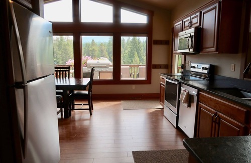 West Glacier Ski Chalet | Mountain view 3 bedroom chalet, just 5 minutes to Glacier National Park entrance