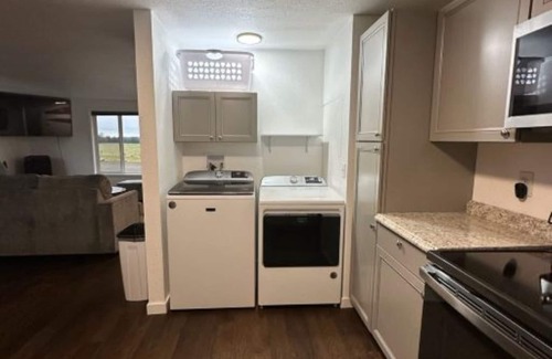 McKenna House | Mountain view 3-bedroom 2 bath house with WiFi in Rainier on 5 acres.