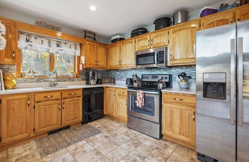 Cavendish House | Mountain View 3-BR Cavendish Lodge