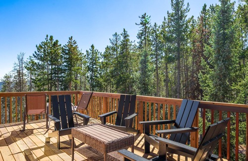 Evergreen House | Mountain View Apartment Near Downtown Trails