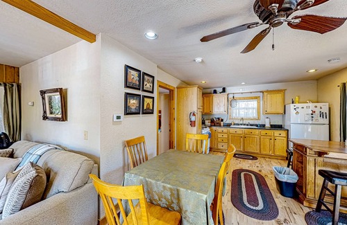 Cedar Glen Cabin | Mountain-view cabin with fireplace, outdoor dining, firepit & wraparound deck