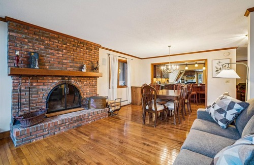 Killington Ski Chalet | Mountain View Chalet Fabulous views large entertaining area just off Killington Road