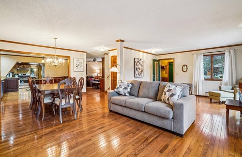 Killington Ski Chalet | Mountain View Chalet Fabulous views large entertaining area just off Killington Road