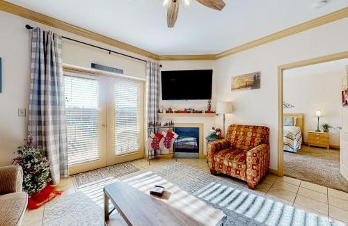 Pigeon Forge Apartment | Mountain View Condo 3503
