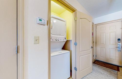Pigeon Forge Apartment | Mountain View Condo 3503