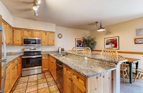 Mountain House Condo | Mountain View Condo w/Private Hot Tub, Deck & Fireplace