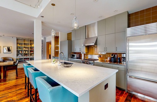 Jackson Condo | Mountain view condo with gas fireplace, washer/dryer, central AC