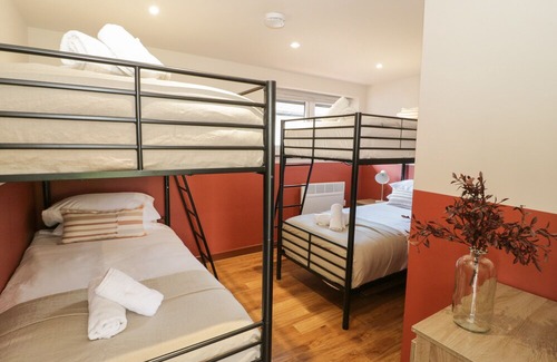 Llanrwst Cabin | Mountain View Cottage, LLANRWST