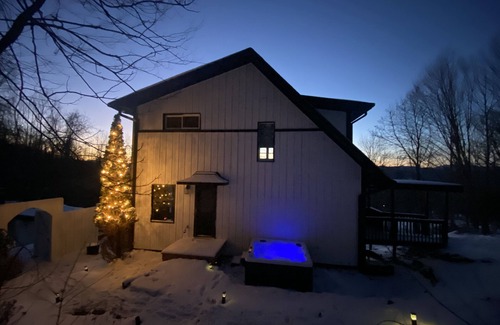 Zionville Cottage | Mountain View Cottage, Hottub, Private pool, Jacuzzi