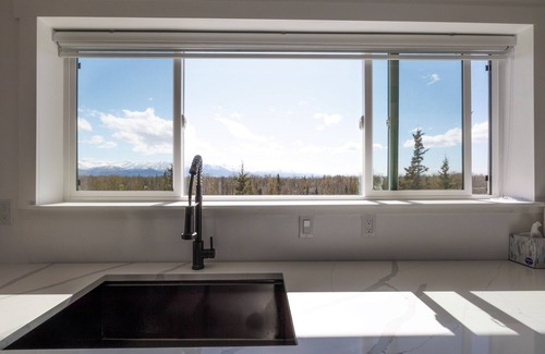 Wasilla House | Mountain view duplex that is family sized- 3 minutes from Main St.