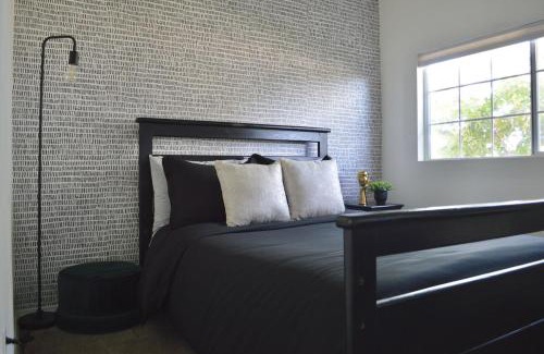 Thousand Palms House | Mountain View Escape with Modern Design