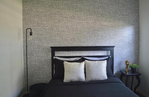 Thousand Palms House | Mountain View Escape with Modern Design