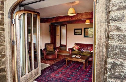 Crickhowell House | Mountain View Farm Cottage