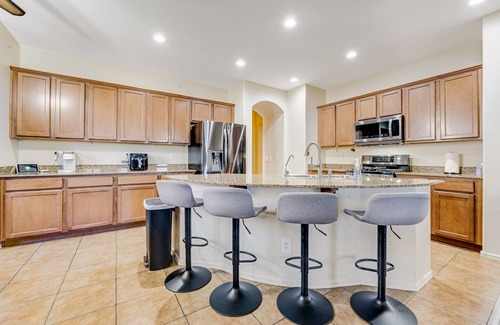 Avondale House | Mountain-view gem - 2 large living rooms, heated pool, enclosed yard, AC & W/D