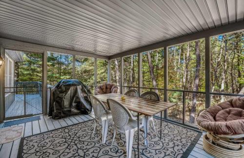 Berkeley Springs Ski Chalet | Mountain View Hideaway - Pet Friendly, Grill, Wifi, Fire Pit, Deck, Screen Porch, Family Friendly, Game Room, Wood Stove