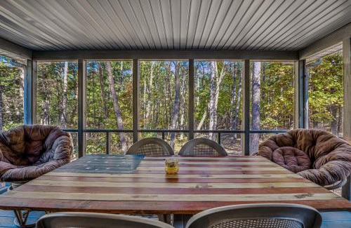 Berkeley Springs Ski Chalet | Mountain View Hideaway - Pet Friendly, Grill, Wifi, Fire Pit, Deck, Screen Porch, Family Friendly, Game Room, Wood Stove