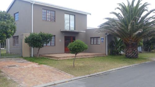 Franskraal House | Mountain View Holiday Home