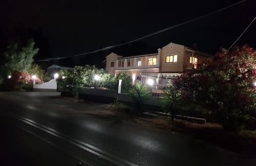Doukades House | Mountain View House