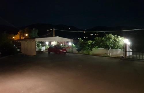 Doukades House | Mountain View House