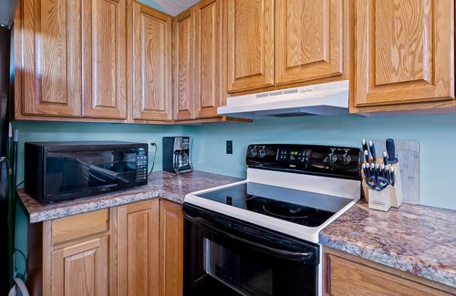 Rapid City House | Mountain-view house with washer/dryer, fireplace, gas grill, balcony, & patio