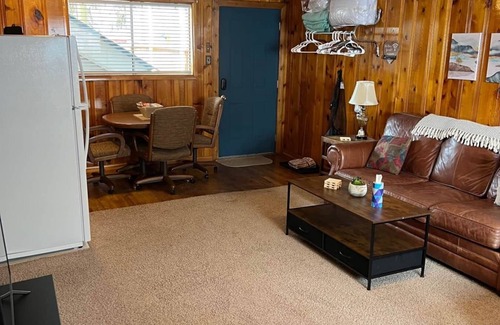 Red River Apartment | Mountain View Lodge Kitchenette Suite - Room 11