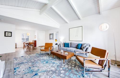 Canyon Corridor Apartment | Mountain View Modern Condo Permit# 4340