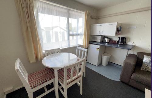Taupo Hotel | Mountain View Motel
