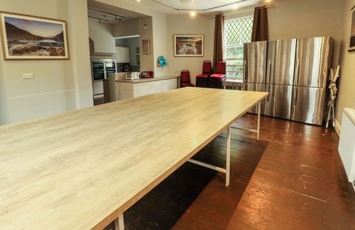 Penmaenmawr Cottage | MOUNTAIN VIEW, pet friendly, country holiday cottage in Penmaenmawr