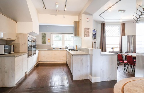 Penmaenmawr Cottage | MOUNTAIN VIEW, pet friendly, country holiday cottage in Penmaenmawr