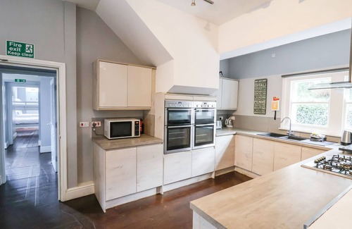 Penmaenmawr Cottage | MOUNTAIN VIEW, pet friendly, country holiday cottage in Penmaenmawr