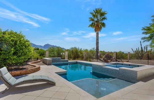 Oro Valley House | Mountain View Retreat by Casago