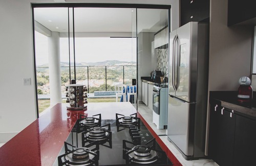 Nazare Paulista House | Mountain View Suite with Heated Pool and Hot Tub