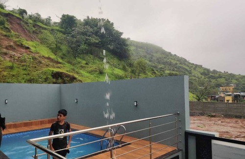 Lonavala House | Mountain View & Spacious 6-bedroom bungalow in Lonavala with Pool