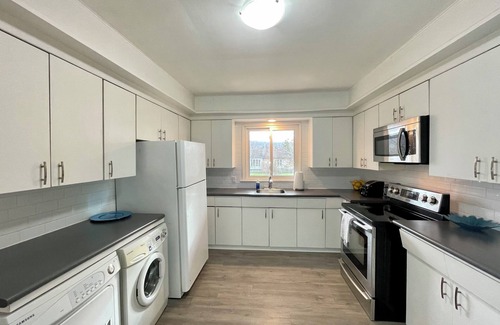Glenridge House | Mountain View Suite - Sleeps 6n
