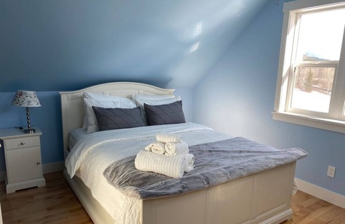 Golden Apartment | Mountain View @ The Carriage House Suites