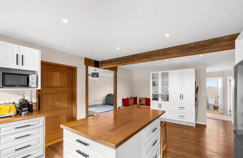 Dalefield House | Mountain View Villa - Rural Retreat (Hot Tub, Tennis, Petanque, Putting Green)