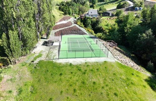 Dalefield House | Mountain View Villa - Rural Retreat (Hot Tub, Tennis, Petanque, Putting Green)