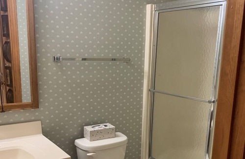 West Dover House | Mountain View with Amenities and WiFi