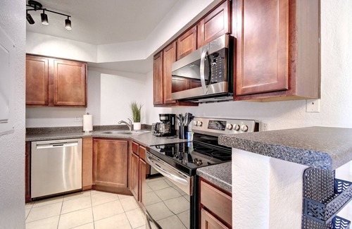 Central Scottsdale Condo | Mountain View Zen 2 Bdrm, 2 Bath