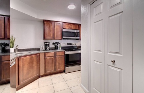 Central Scottsdale Condo | Mountain View Zen 2 Bdrm, 2 Bath