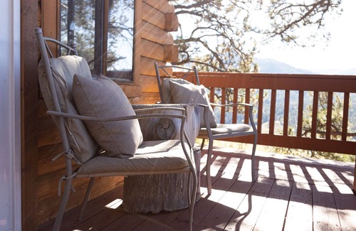 Cripple Creek Cabin | Mountain Views - 3BR Cabin, Pet-Friendly, Hot Tub!