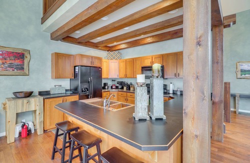 Eureka House | Mountain Views & Deck: Spacious Eureka Getaway!