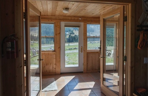 Red Lodge House | Mountain Views From Every Direction