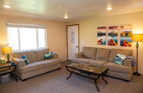 Heart of Missoula House | Mountain Views from the Hot Tub