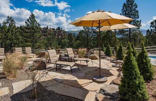 Purgatory Cabin | Mountain Views - Golf - AC/Pool/Hot Tub - Ski Shuttle - Lodge #325