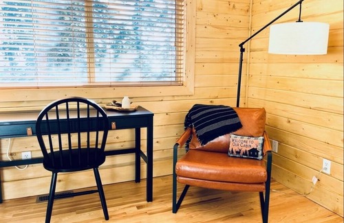 Valley of the Sun Cabin | Mountain Views | Hot Tub | Fast Wi-Fi | Near Fairplay and Breckenridge